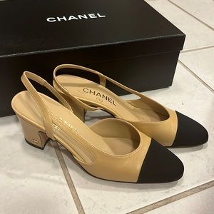 Classic Chanel Slingbacks size 36